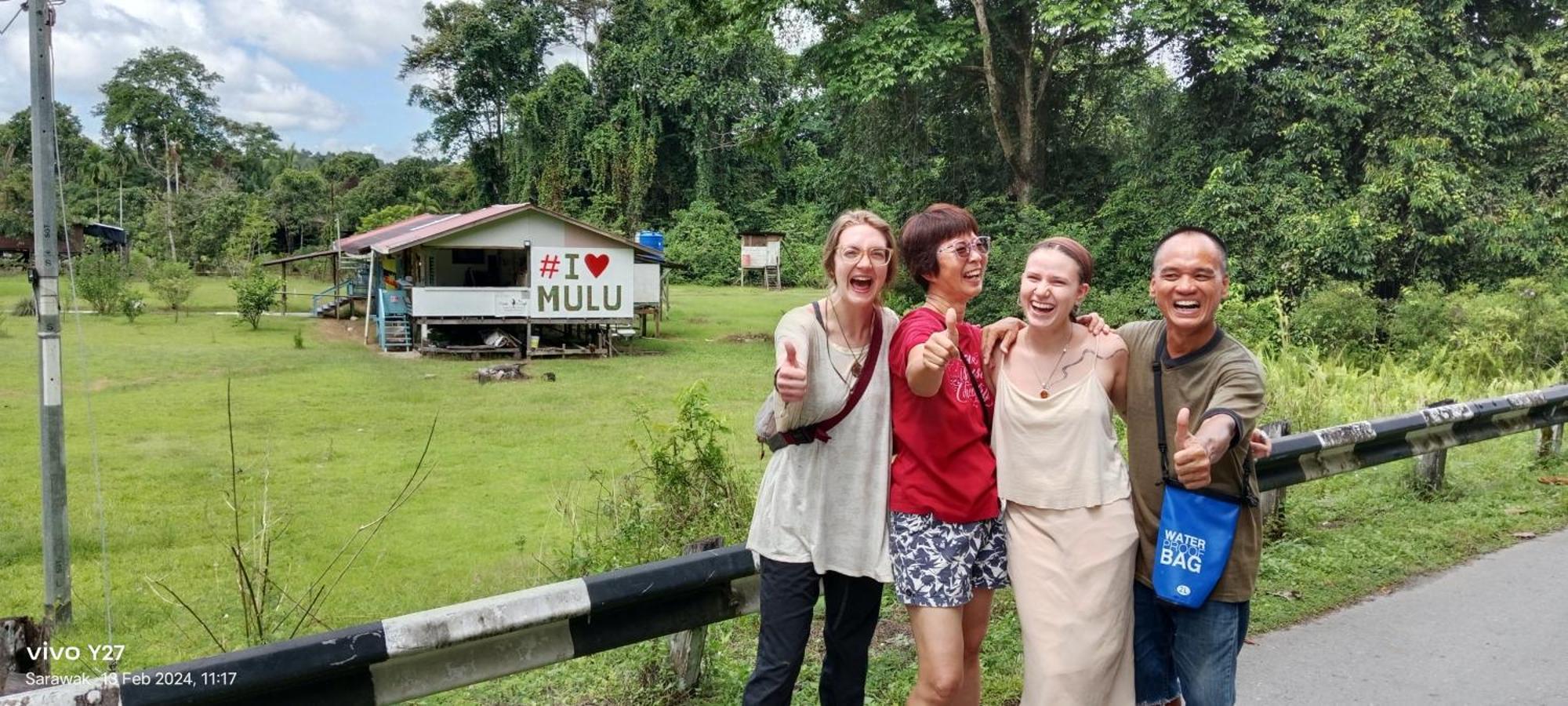 Mulu Village Екстериор снимка